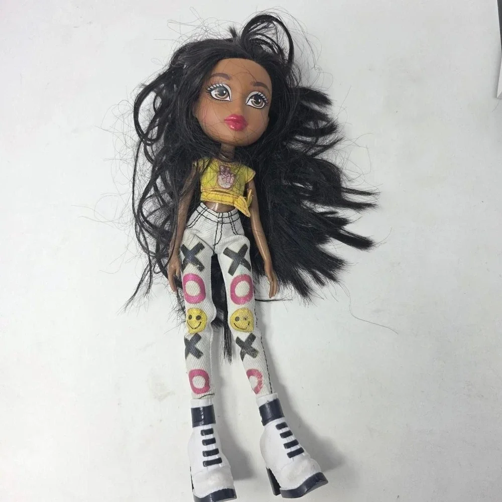 bratz doll with‎ selfie snap clothing